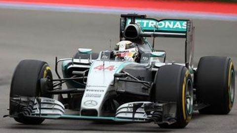 Hamilton Raih Kemenangan di F1 Rusia