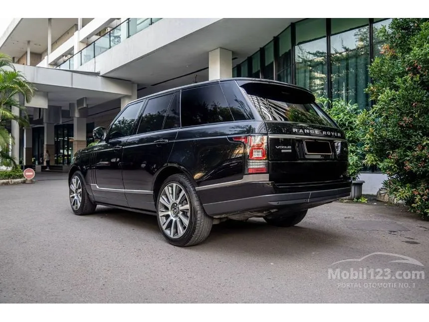 2013 Land Rover Range Rover Vogue SUV