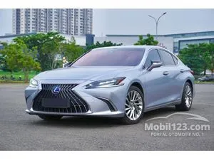 2022 Lexus ES 300h 2.5 Ultra Luxury Sedan