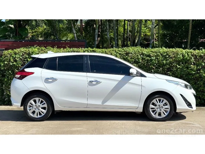 2018 Toyota YARIS G Hatchback