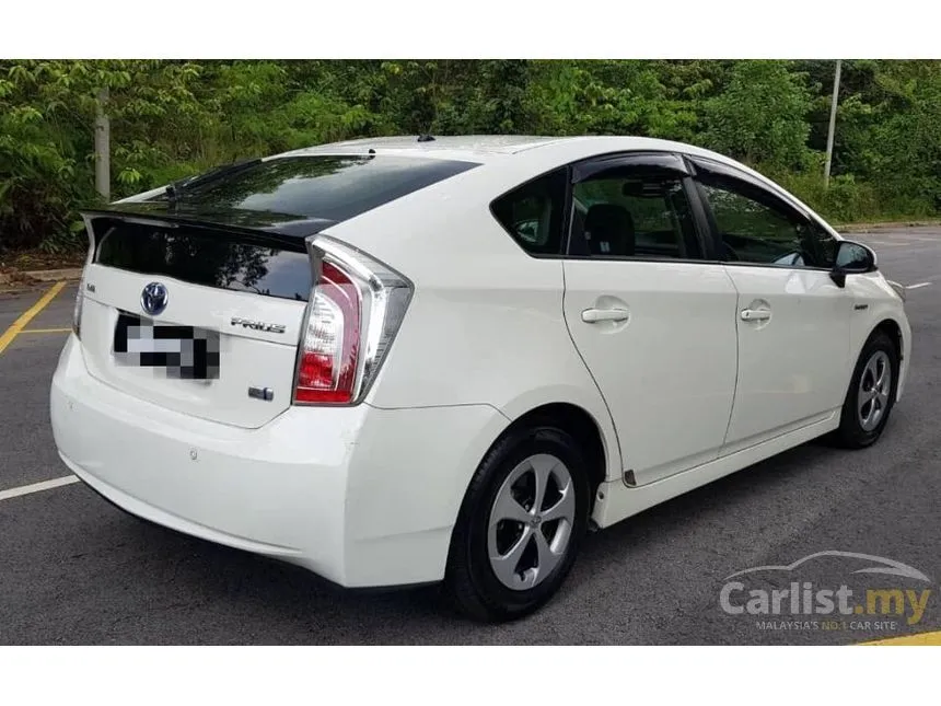 2013 Toyota Prius Hybrid Luxury Hatchback