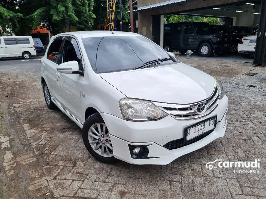 2014 Toyota Etios Valco G Hatchback