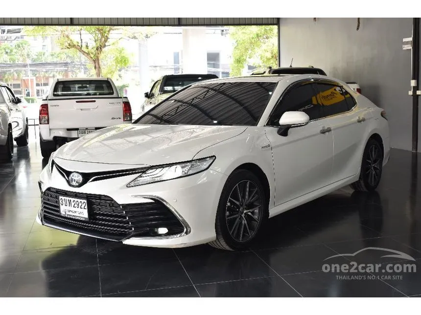 2022 Toyota Camry HEV Premium Sedan