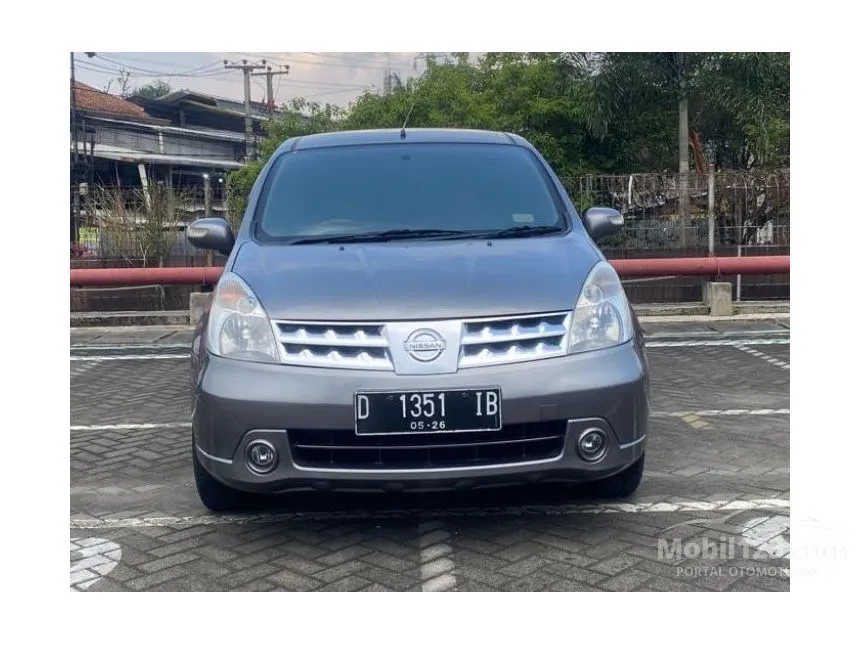 Jual Mobil Nissan Grand Livina 2011 XV 1.5 di Jawa Barat Automatic MPV Abu
