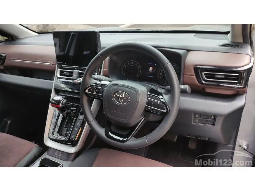 2022 Toyota Kijang Innova Zenix V (Non Premium Color) MPV