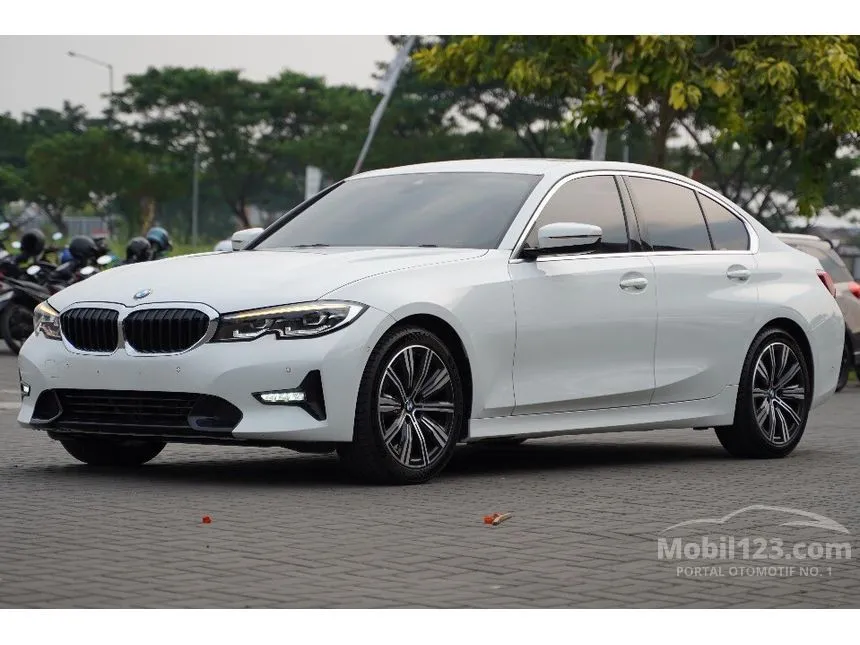 Jual Mobil BMW 320i 2022 Sport 2.0 di DKI Jakarta Automatic Sedan Putih Rp 659.000.000