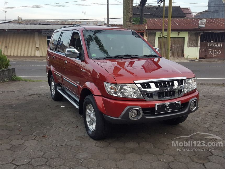 Jual Mobil  Isuzu  Panther  2013 GRAND TOURING 2 5 di 