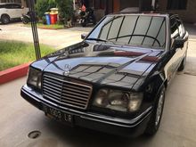 1996 Mercedes-Benz E220 2.2 W124 L4 2.2 Automatic Sedan
