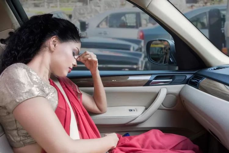 Sering Pusing Ketika Terkena AC Mobil? Waspadai Beberapa Penyebab Berikut