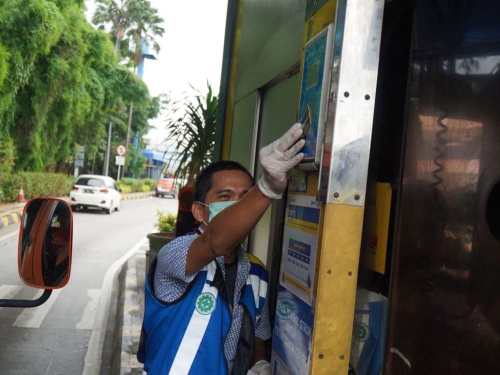 Antisipasi Penularan Corona, Jasa Marga Tingkatkan Kebersihan Gerbang Tol