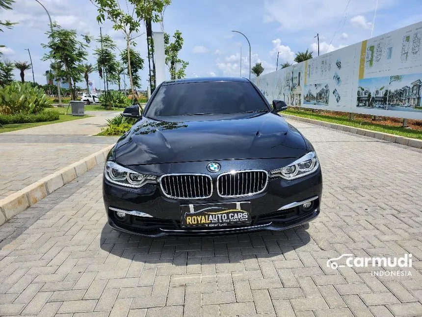 2018 BMW 320i Luxury Sedan