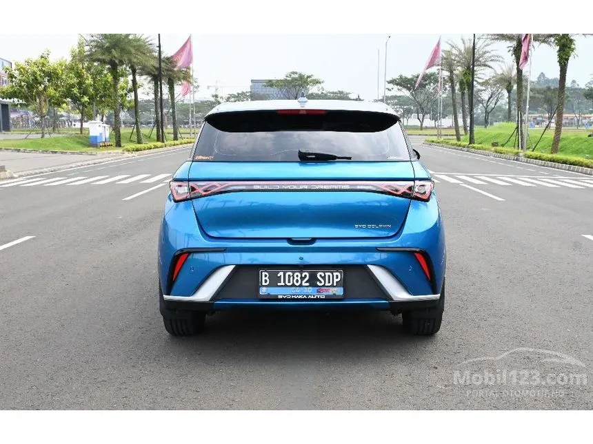 2024 BYD Dolphin Premium Extended Range Hatchback