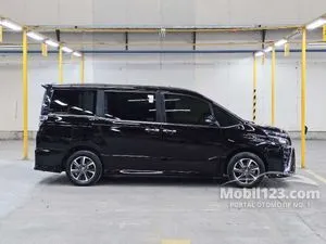 2020 Toyota Voxy 2.0 MPV