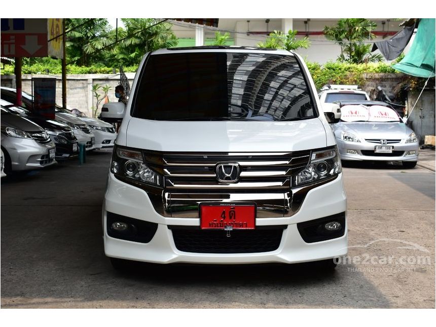 Honda stepwgn 2014