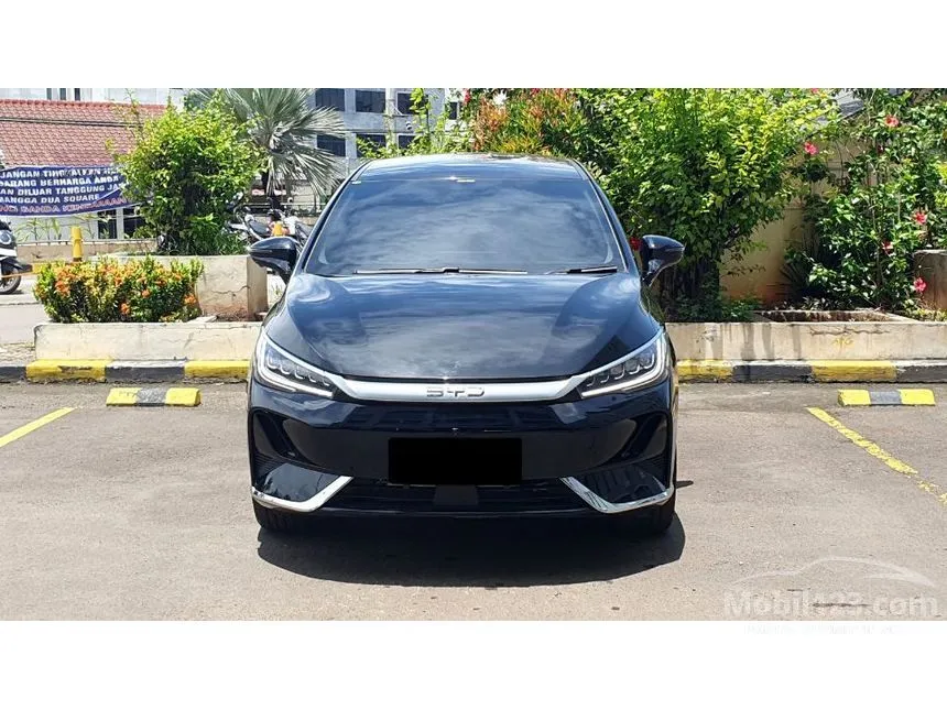 2025 BYD M6 Standard 7 Seater MPV