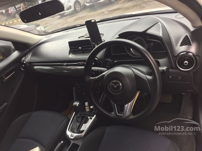 2015 Mazda 2 V Hatchback