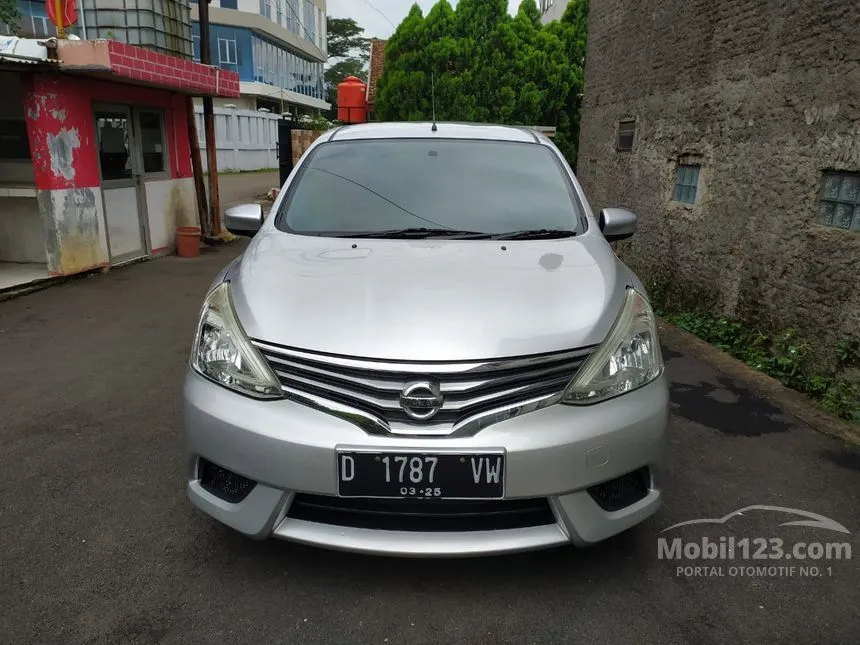 Jual Mobil Nissan Grand Livina 2014 SV 1.5 di Jawa Barat Automatic MPV Silver Rp 125.000.000