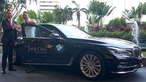 Penumpang Garuda Indonesia Kini Bisa Diantar dengan BMW Seri 7