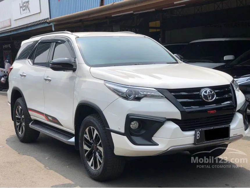 Jual Mobil Toyota Fortuner 2019 TRD 2.4 di DKI Jakarta Automatic SUV Putih Rp 425.000.000