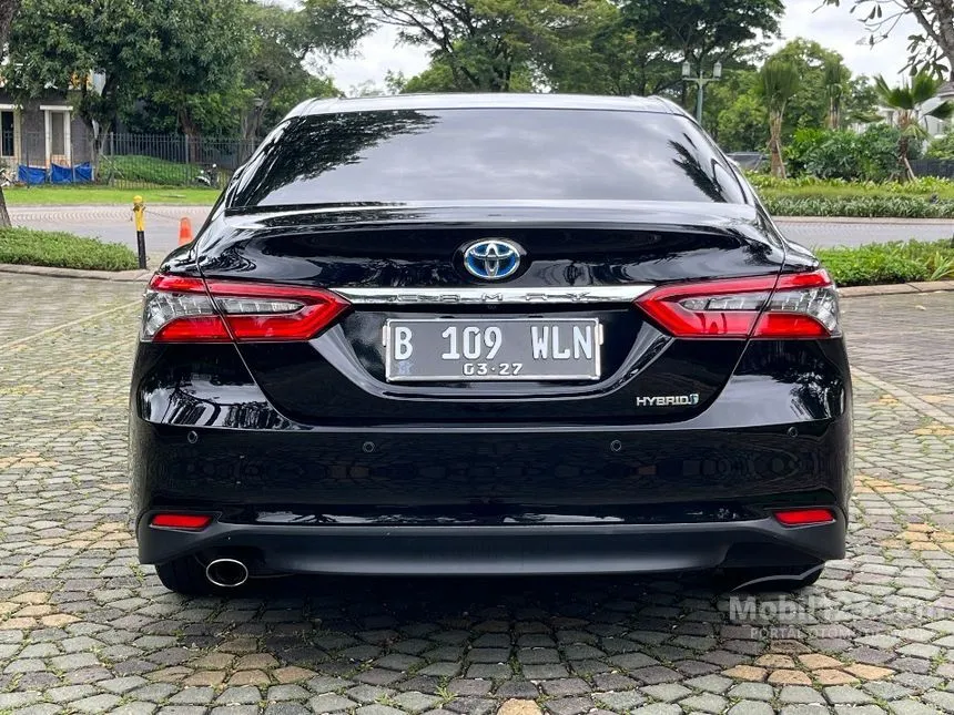 2022 Toyota Camry Hybrid Sedan