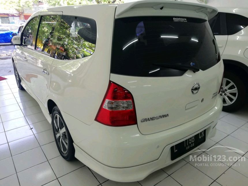 Jual Mobil Nissan Grand Livina 2012 Highway Star Autech 1 