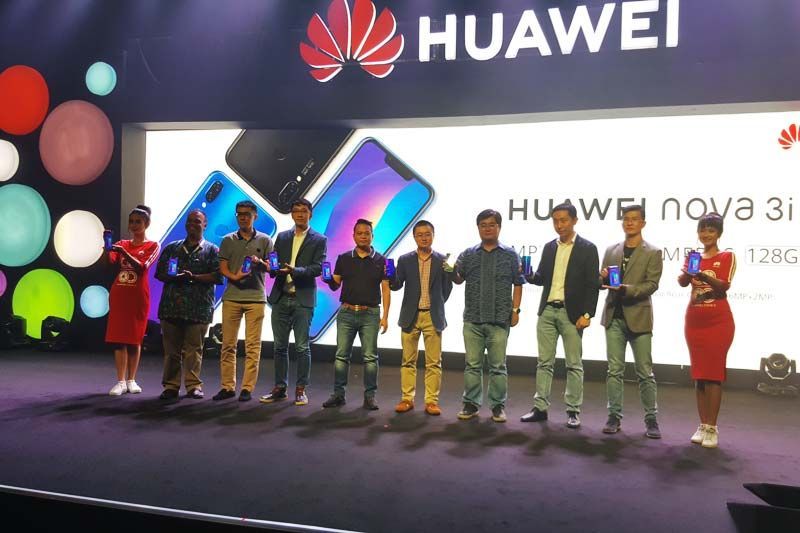 Huawei nova 3i Tawarkan Pengalaman Selfie lewat 4 Kamera AI 3