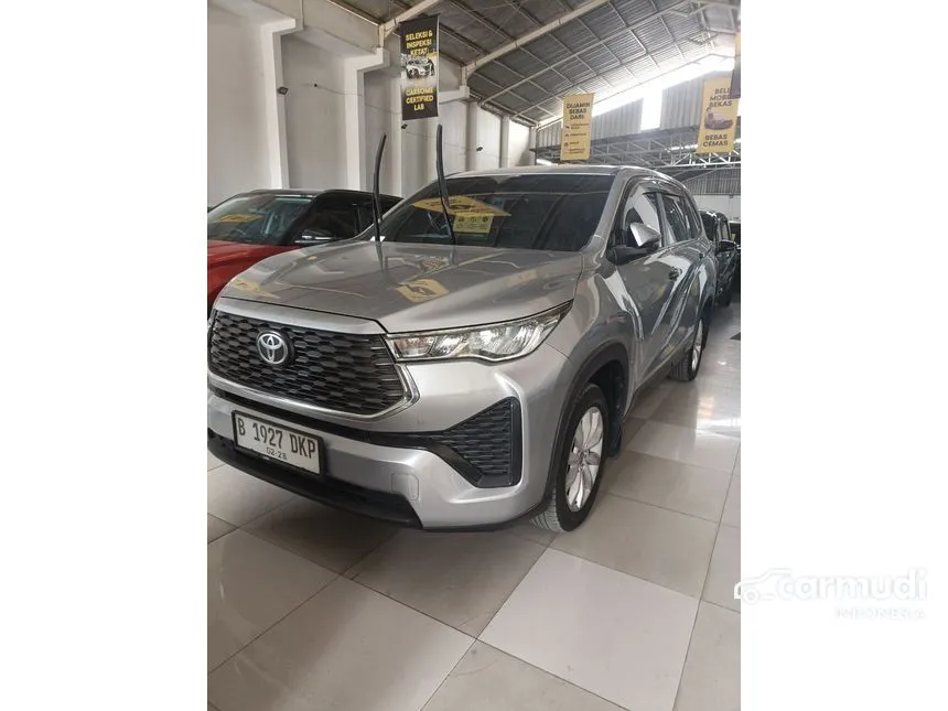 2022 Toyota Kijang Innova Zenix V HV MPV
