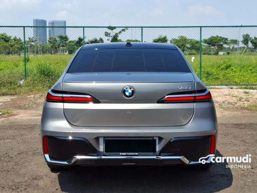 2023 BMW 735i M Sport Sedan