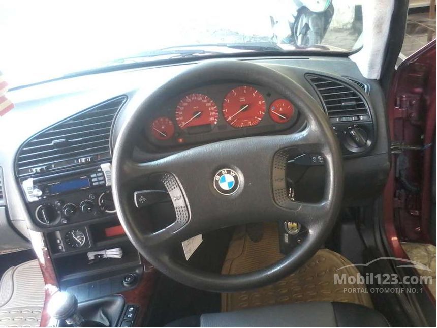 Jual Mobil  BMW  320i 1995 2 0 Manual 2 0 di Yogyakarta  