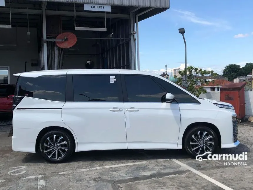 2024 Toyota Voxy Van Wagon