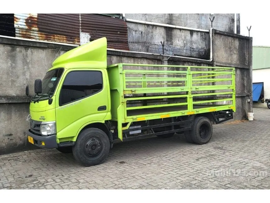 Jual Mobil Hino Dutro 2015 300 Series 4.0 di DKI Jakarta Manual Trucks Hijau Rp 239.000.000