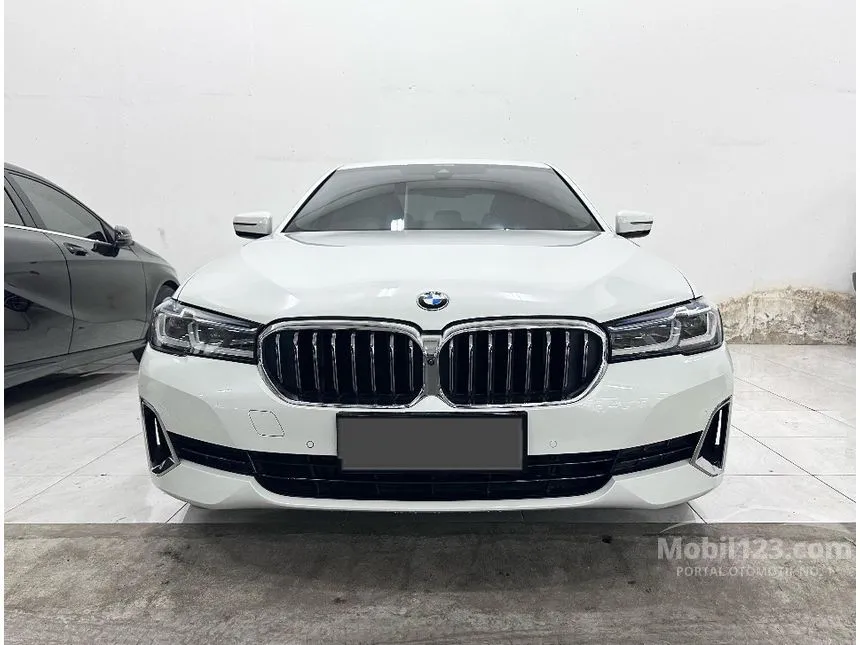 Jual Mobil BMW 530i 2021 Opulence 2.0 di DKI Jakarta Automatic Sedan Putih Rp 725.000.000