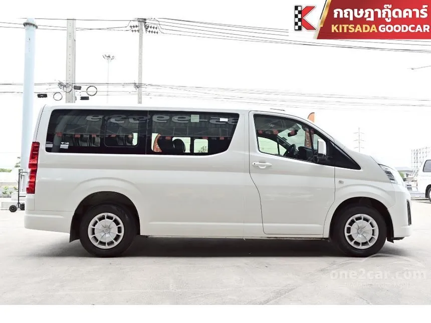 2022 Toyota HIACE GL Van