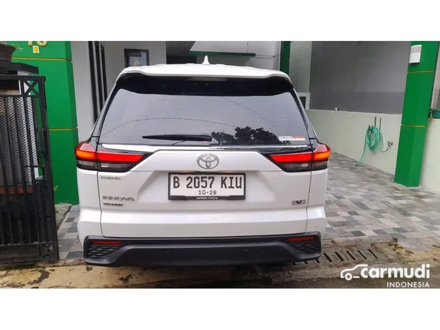 2023 Toyota Kijang Innova Zenix V (Premium Color) MPV