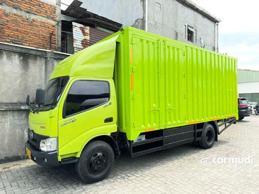 2022 Hino Dutro 136 MDL Trucks