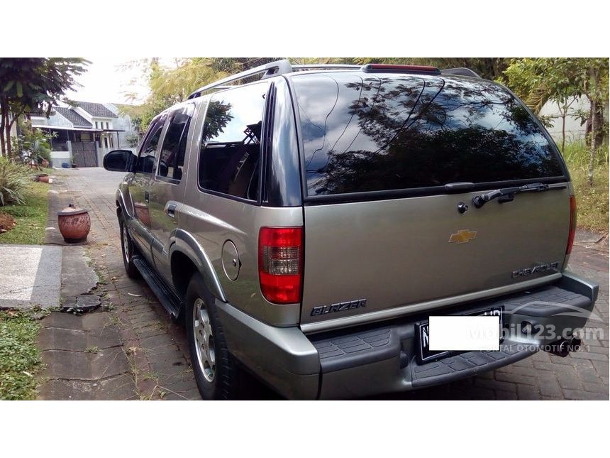 Jual Mobil  Chevrolet  Blazer  2006  2 2 di Jawa Timur Manual 