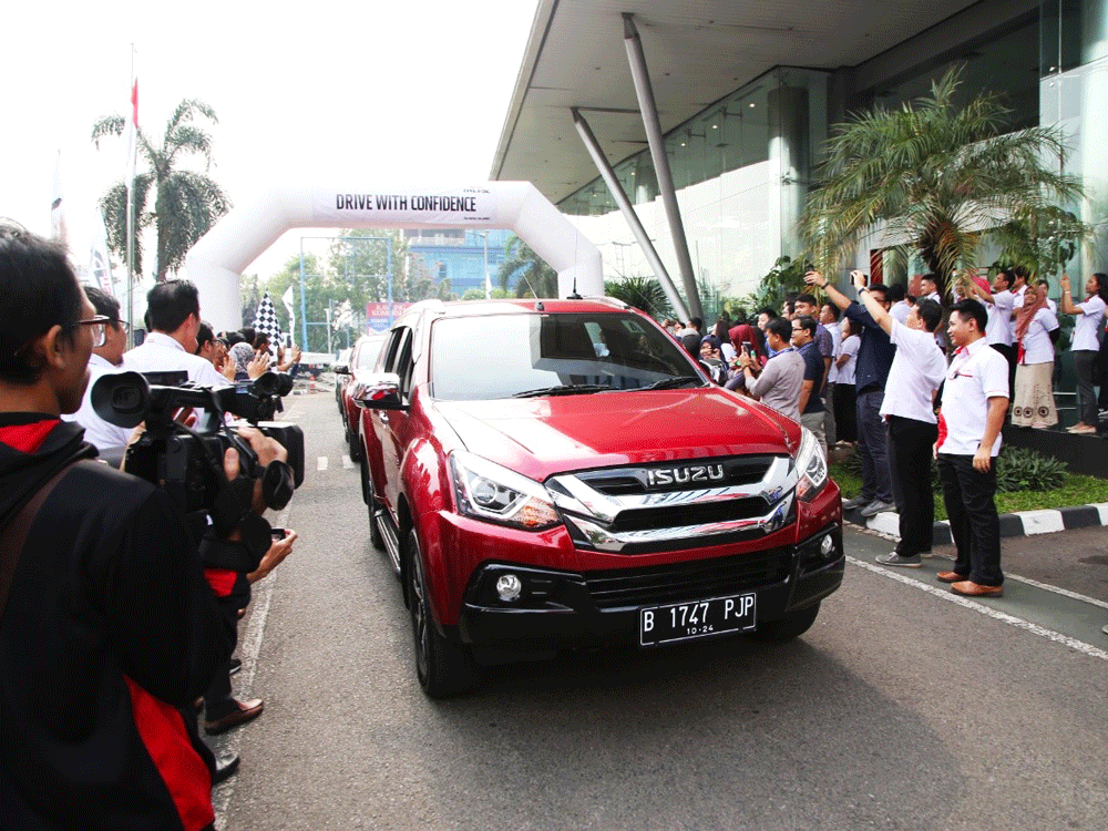 Isuzu Mu-X i-Series Incar Pemilik Kijang Innova yang Ingin Naik Kelas