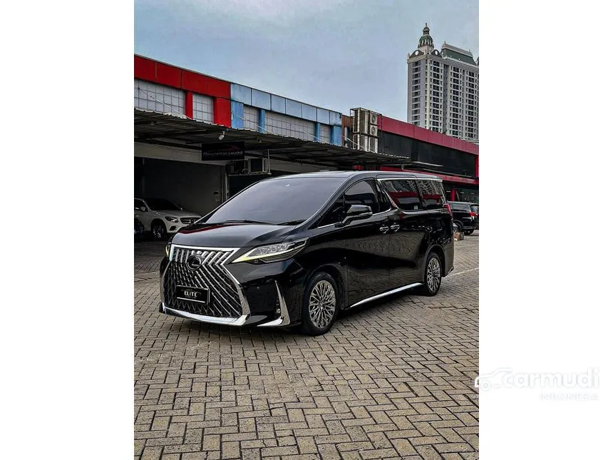 2021 Lexus LM350 Van Wagon