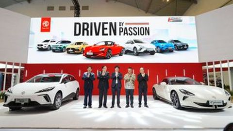 MG4 EV Max Dijual Terbatas Cuma 100 Unit, MG Cyberster Punya Warna Baru