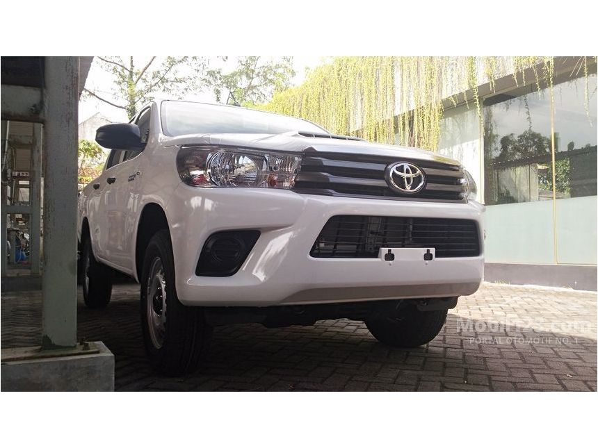 Jual Mobil  Toyota  Hilux  2019 E 2 4 di Jawa Timur Manual 