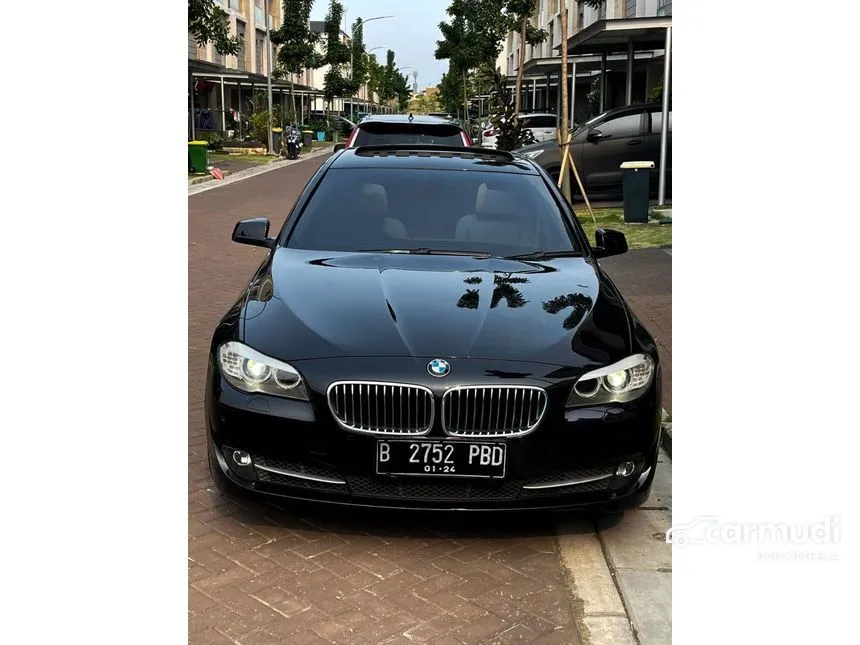 2013 BMW 520i Luxury Sedan