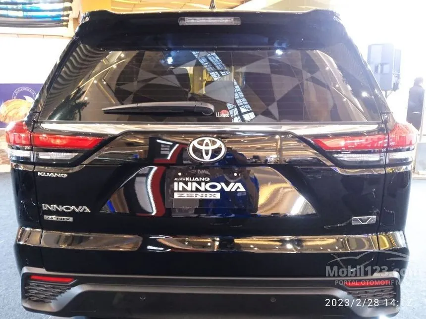 2023 Toyota Kijang Innova Zenix V Wagon