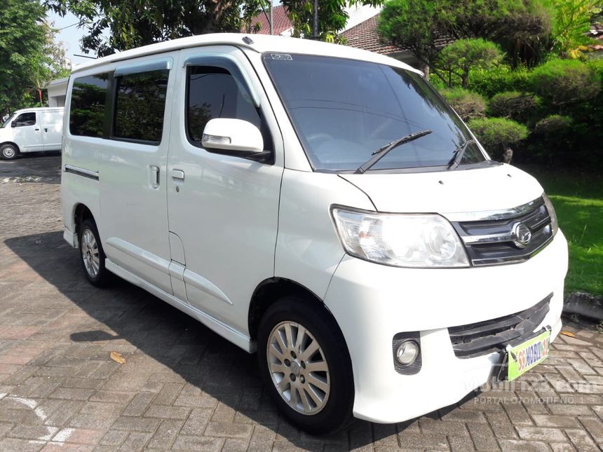 Jual Mobil Daihatsu Luxio 2012 X 1.5 di Jawa Timur Manual 