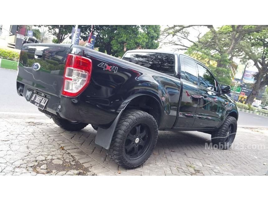 Jual Mobil Ford Ranger 2012 RAS 2.2 di Jawa Timur Manual Pick-up Hitam