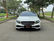 2016 Mercedes-Benz E300 2.0 Avantgarde Sedan