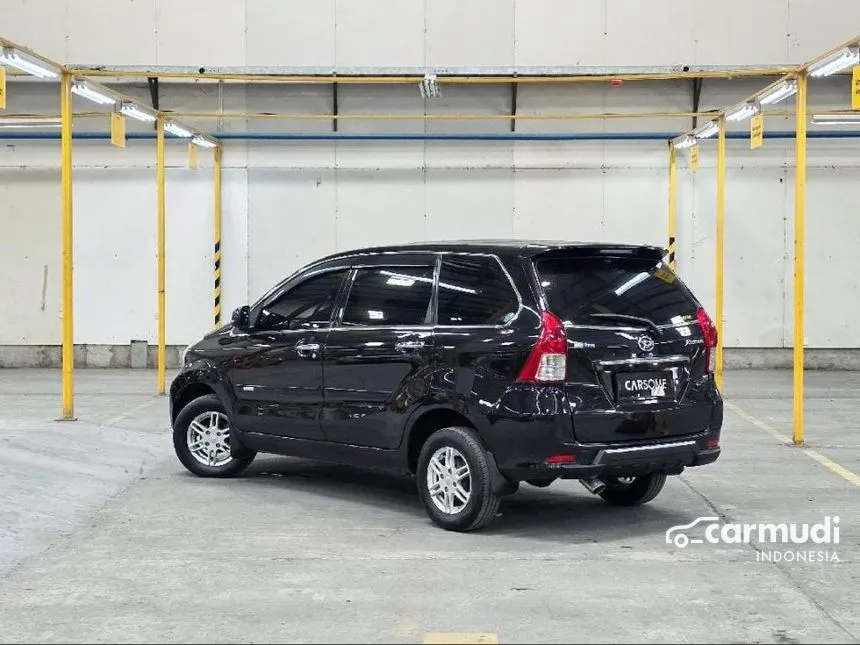 2015 Daihatsu Xenia R Deluxe MPV