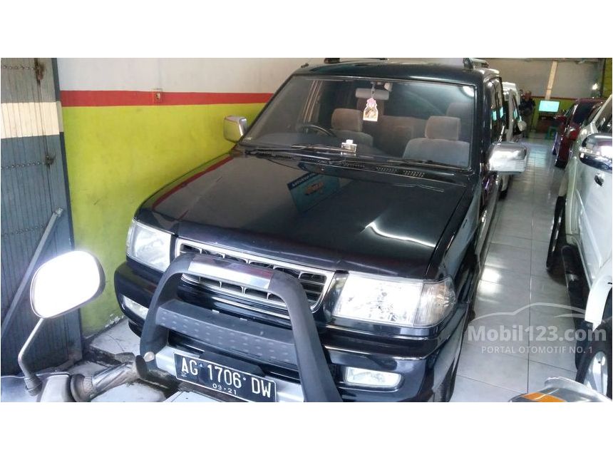 Jual Mobil Toyota Kijang 2002 LGX-D 2.4 di Jawa Timur 