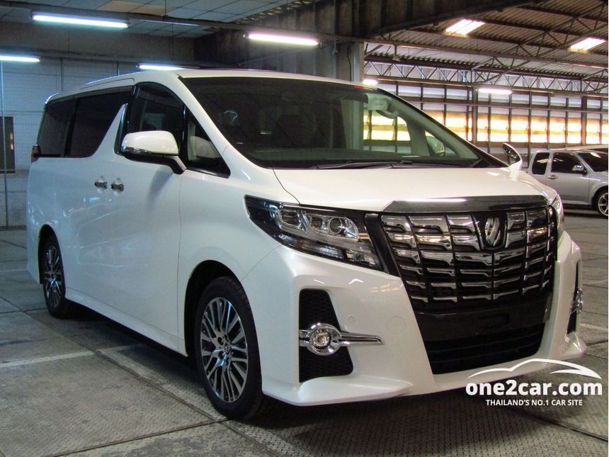 Toyota alphard 2017 года