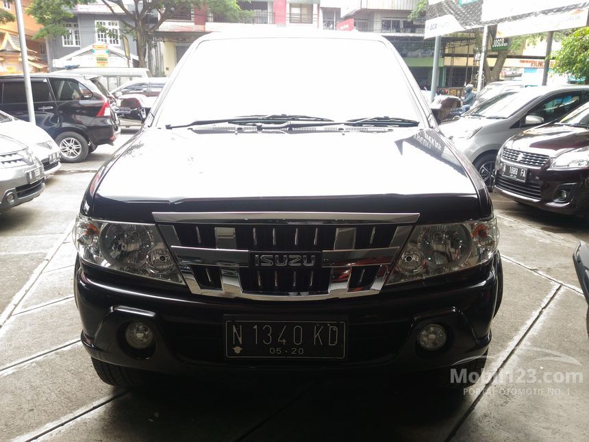 Jual Mobil Isuzu Panther 2010 GRAND TOURING 2.5 di Jawa 