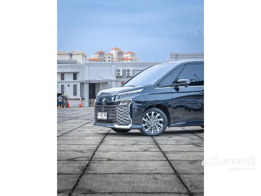 2023 Toyota Voxy (Premium Color) MPV